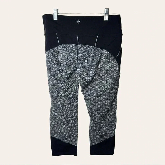 0677. ATHLETA CROPPED‎ LEGGINGS SIZE SMALL BLACK AND WHITE IN COLOR - Picture 6 of 10